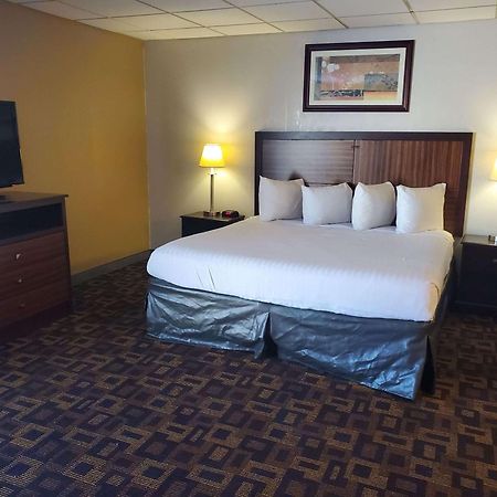 Rodeway Inn McPherson Bagian luar foto