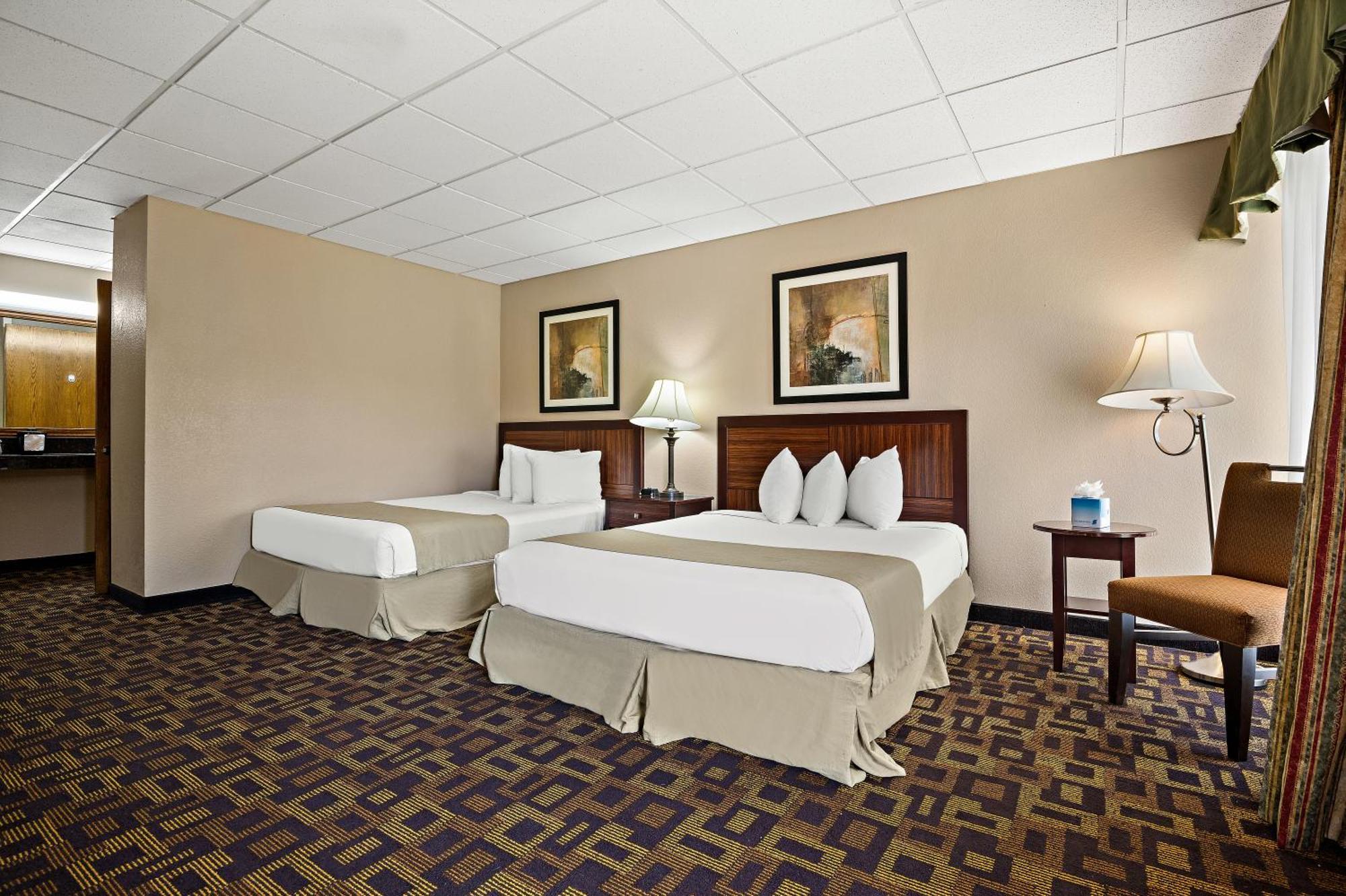 Rodeway Inn McPherson Bagian luar foto