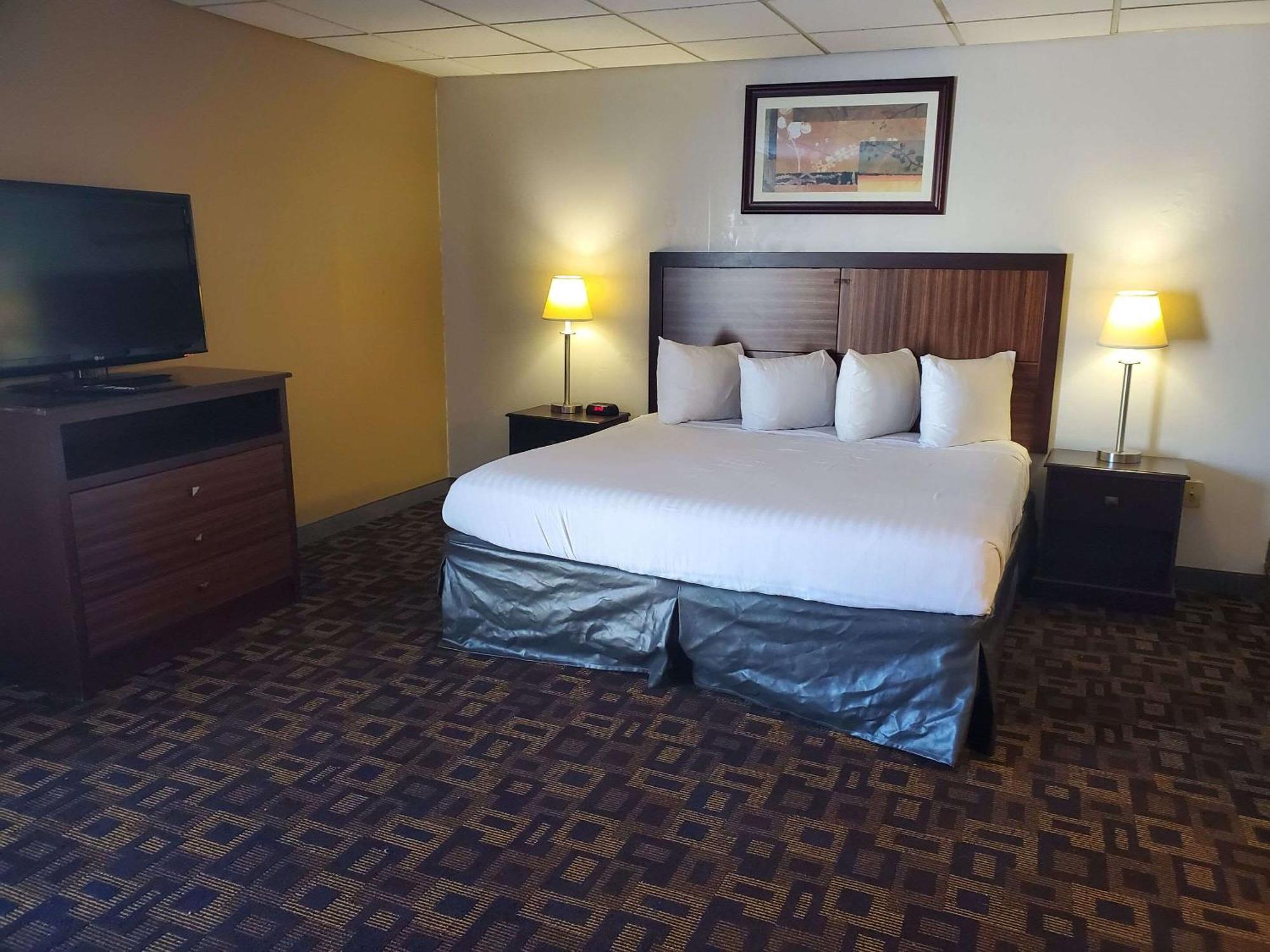 Rodeway Inn McPherson Bagian luar foto